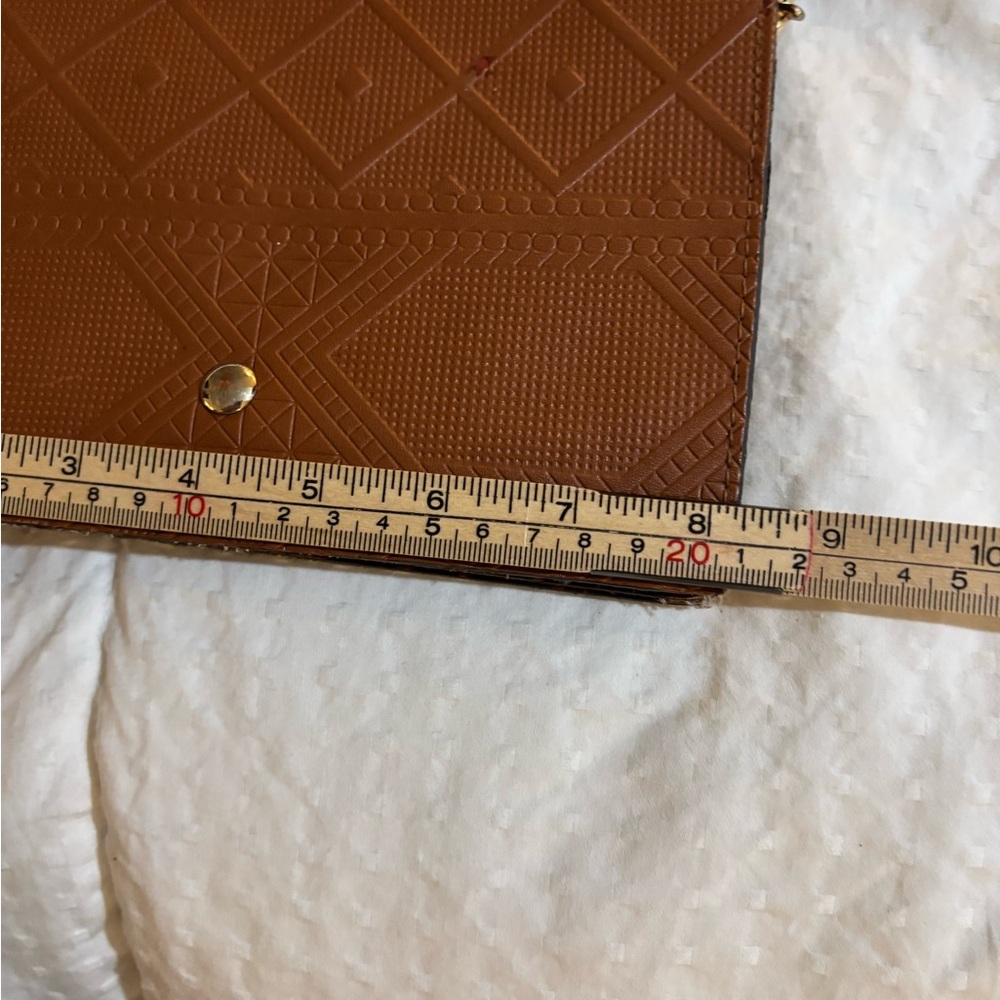 Chic Brown Crossbody Leather Bag - Picture 6 of 9